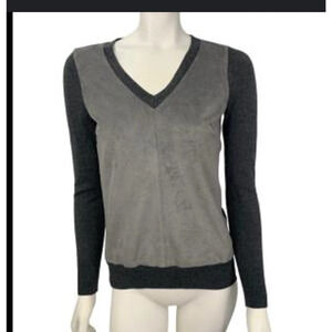 BANANA REPUBLIC WOMENS SUEDE FRONT OXIDE GREY V-NECK SWEATER SIZE XS FORMAL KNIT